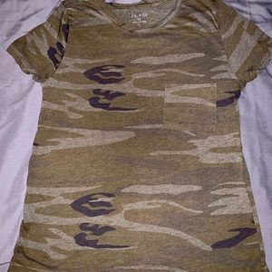 Camo pocket tee